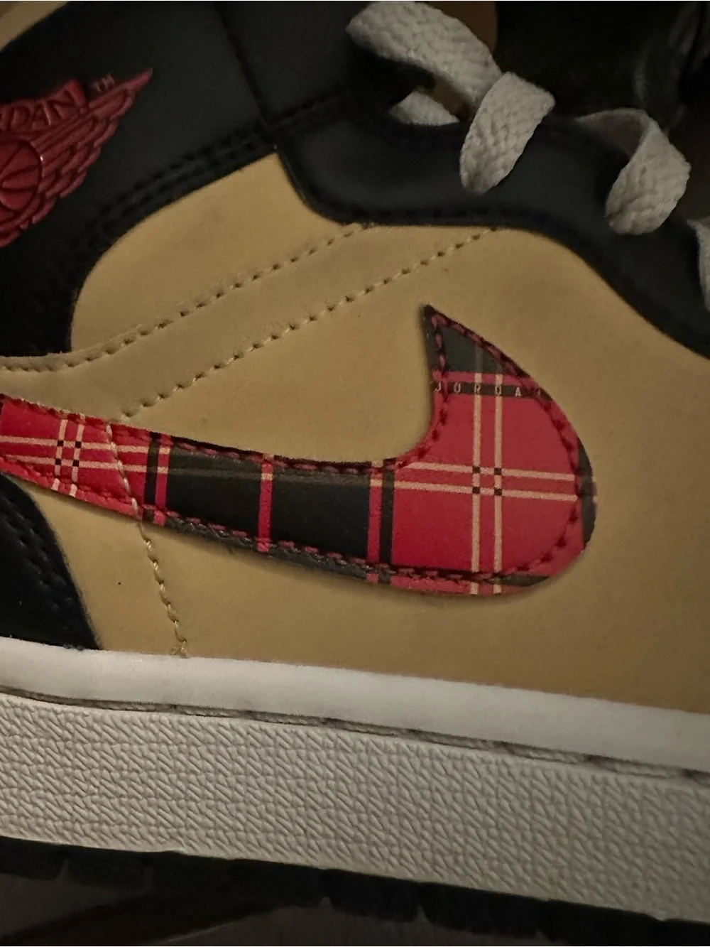 Jordan Retro 1 Mid
